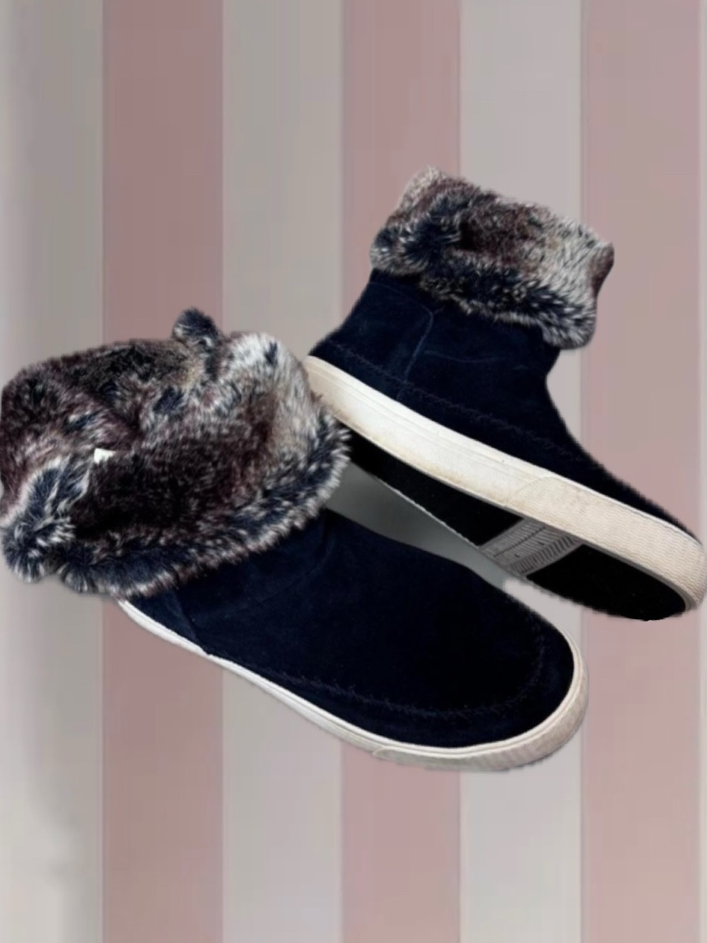 Toms Black Faux-Fur-Lined Boots - Picture 1 of 8